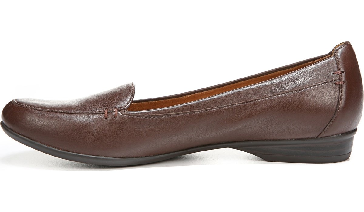 naturalizer saban flats