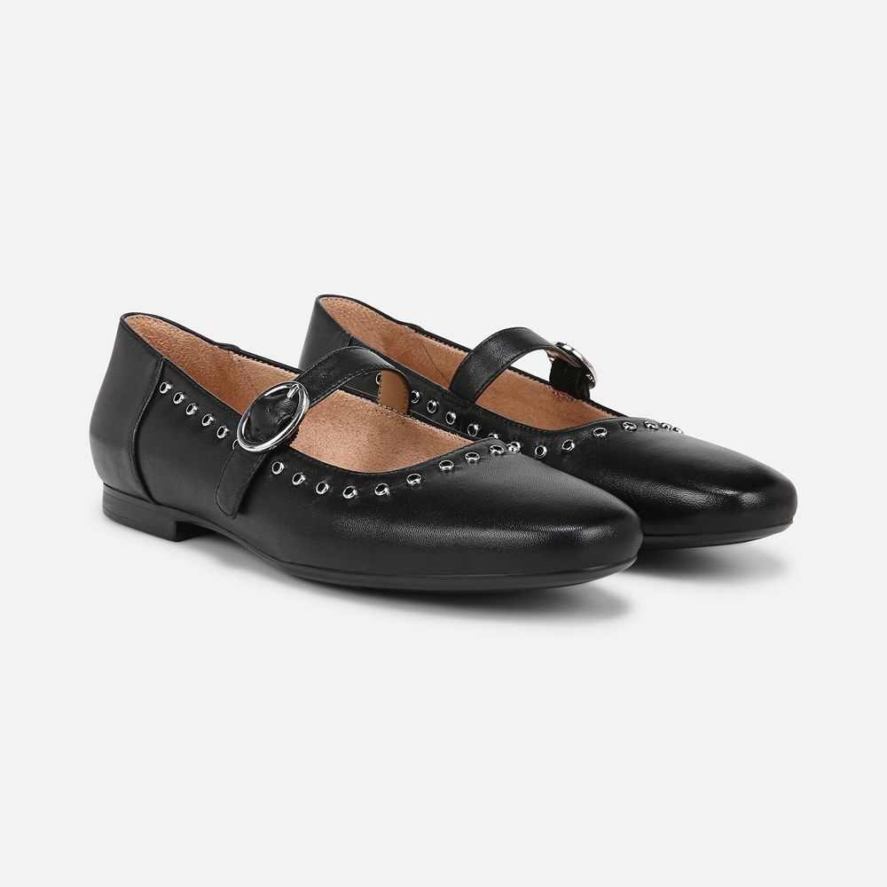 Naturalizer black flats on sale