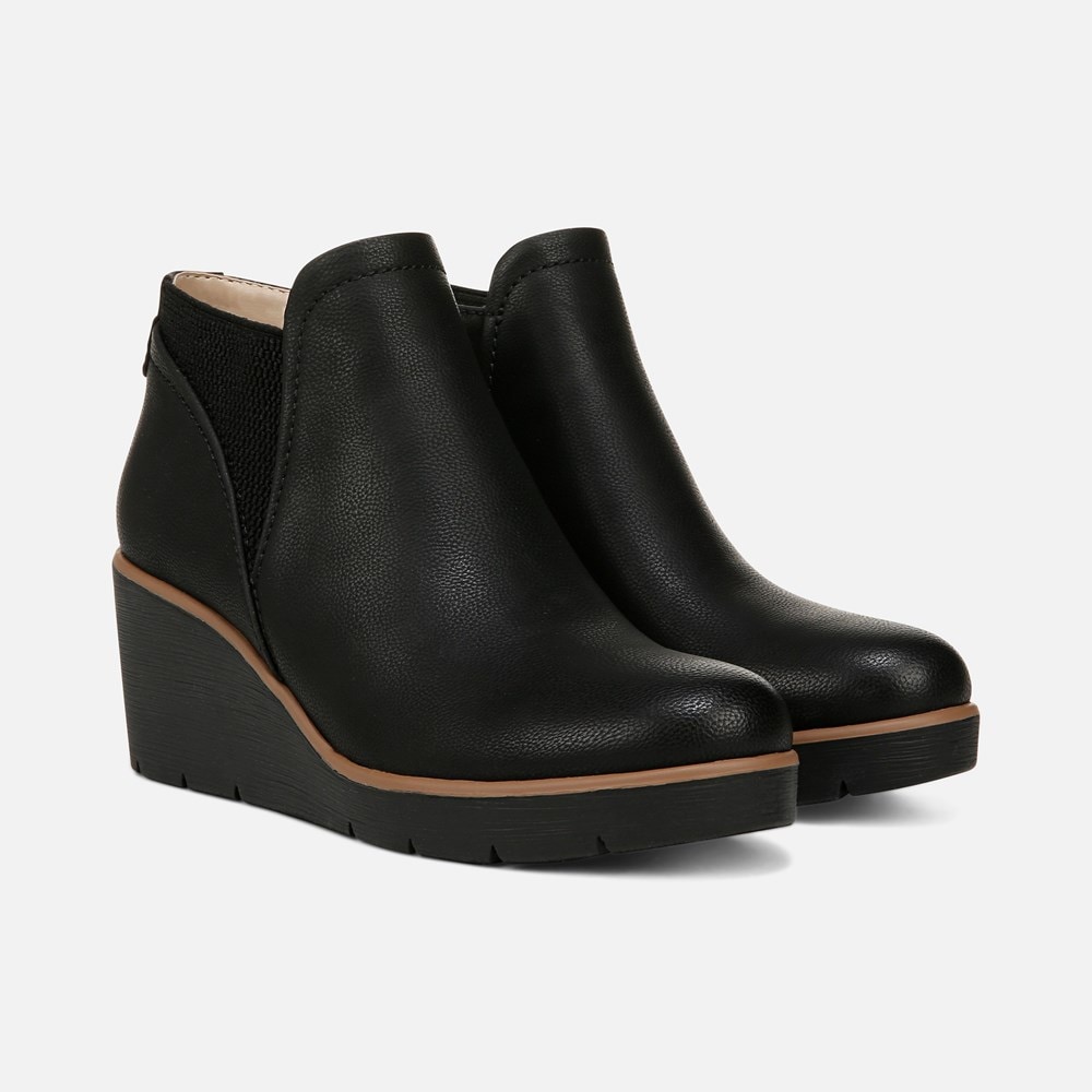 Fashion naturalizer rainy bootie