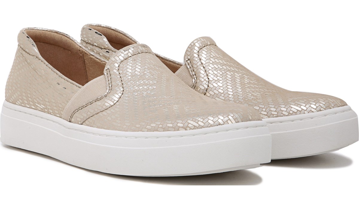 naturalizer carly sneaker