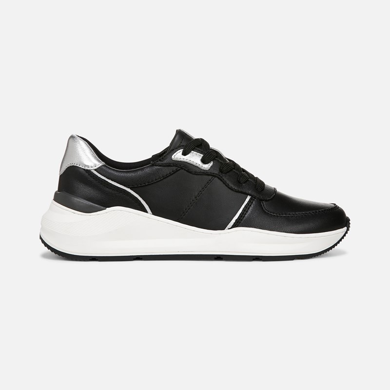 Blossom Lace-up Sneaker