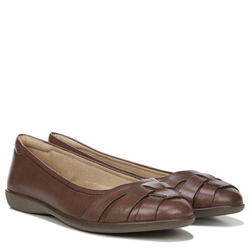 naturalizer freeport flat