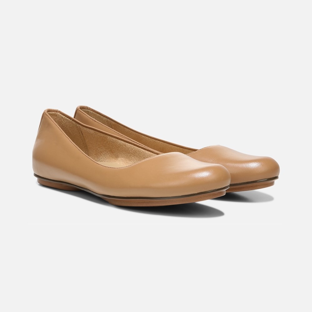 Naturalizer's beautiful eye-catching leather-upper flats outlet size 4.5