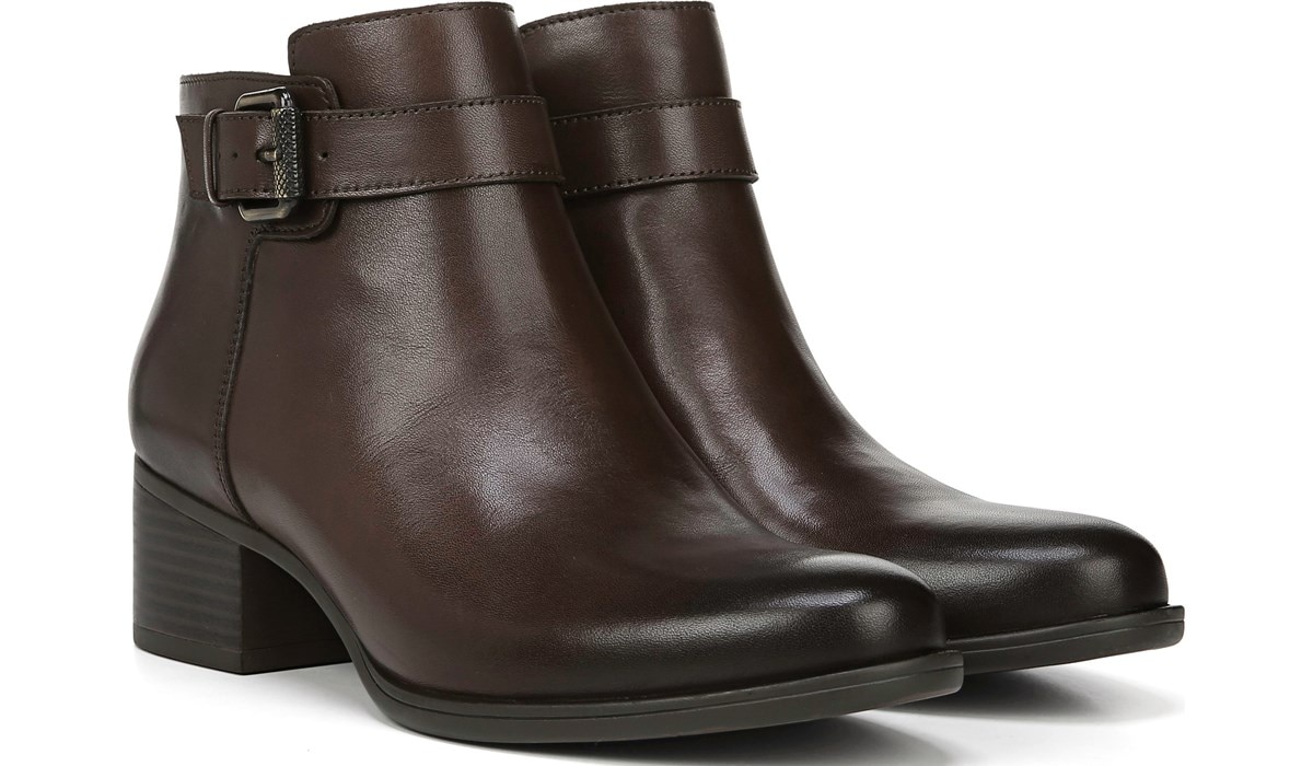naturalizer boots on clearance