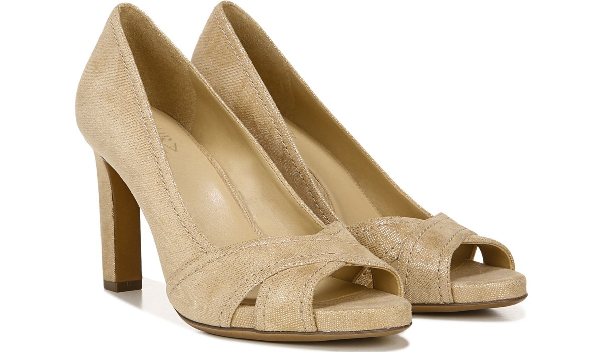 naturalizer gold pumps