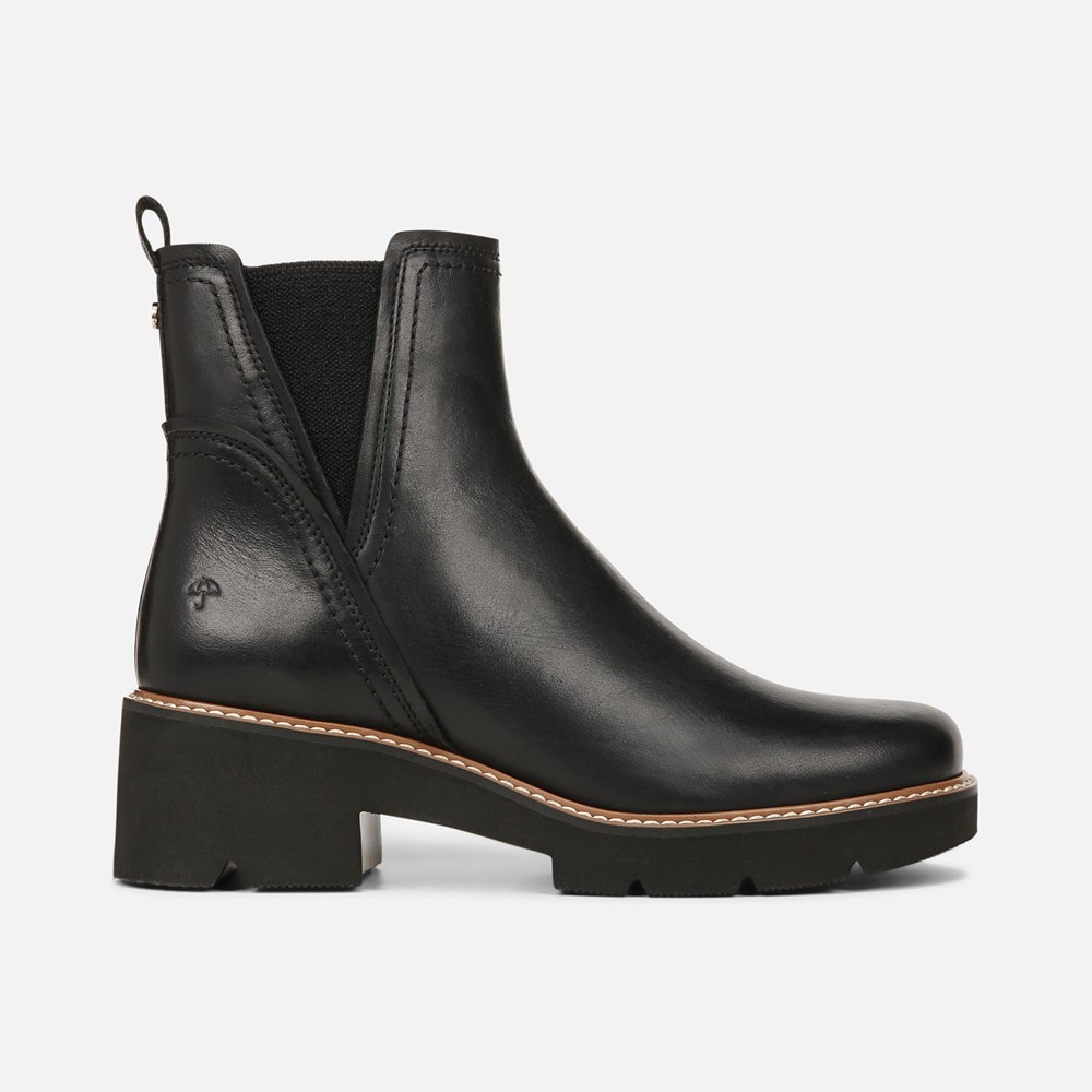 These Chelsea Boots Are Perfect for Travel